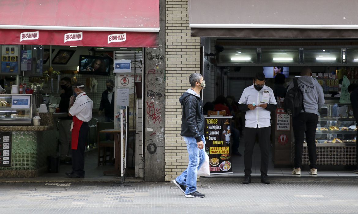 Governo prorroga até fevereiro prazo para pagamento de tributos do Simples Nacional
