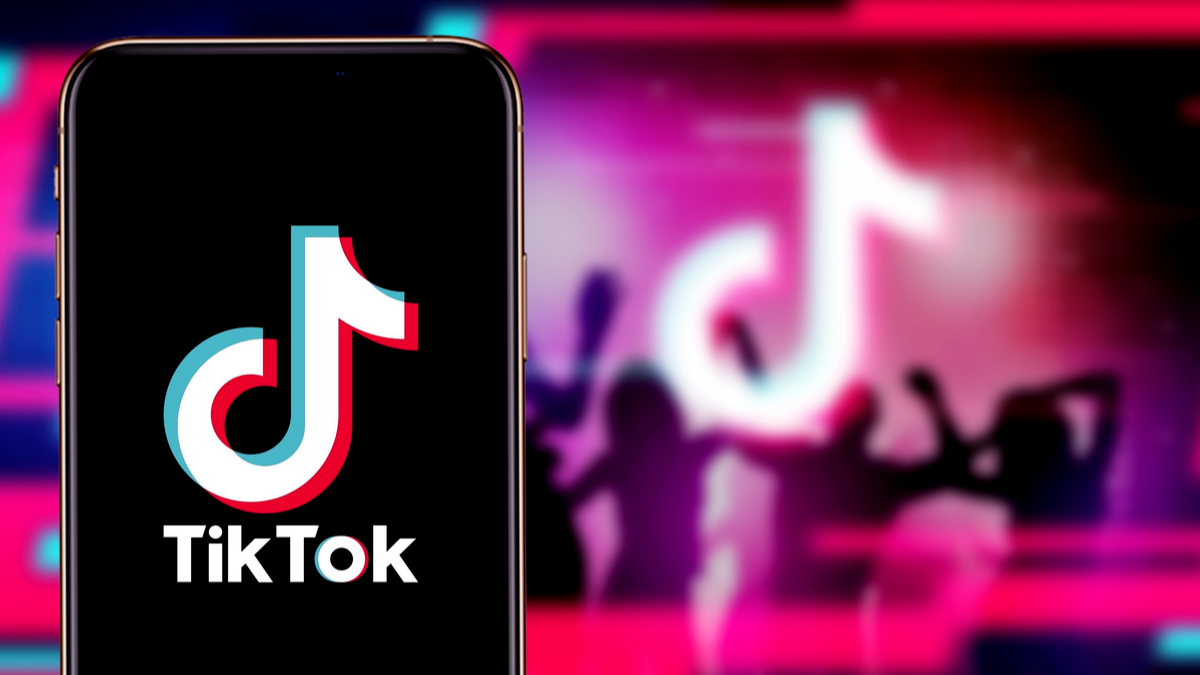 Menina de dez anos morre asfixiada na Itália ao participar de desafio no TikTok