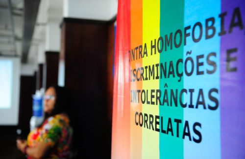 Uma transexual mudou de nome por ação judicial sem precisar da anotação. Veja - Jornal da Franca