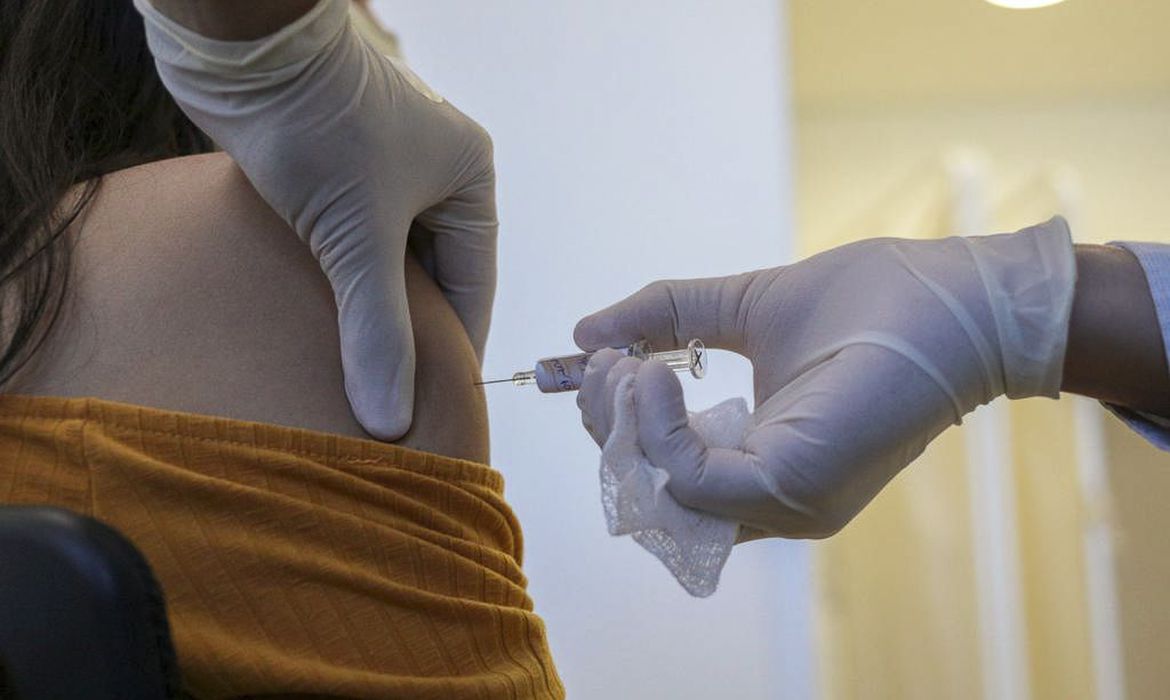 Cidades do interior do estado de SP já iniciaram a vacinação contra Covid-19