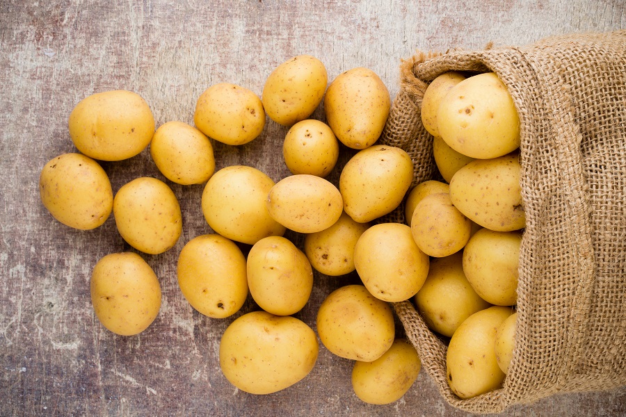 Substâncias presentes nas batatas podem prevenir o câncer, diz estudo