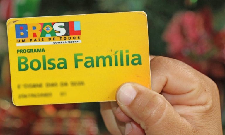 Auxílio deve ser retomado apenas para quem recebe ou está na fila do bolsa família