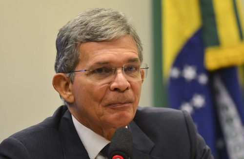 Presidente Bolsonaro intervém na Petrobras e indica general para presidir a estatal - Jornal da Franca