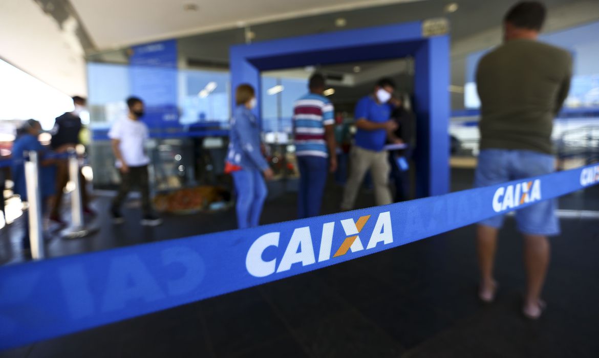 Abono, que seria pago só em março, foi antecipado para 11 de fevereiro