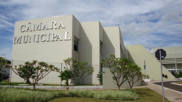 Falha em equipamento eletrônico deixa canal aberto TV Câmara de Franca fora do ar