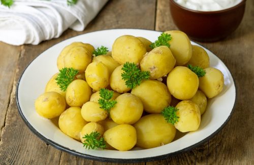 Conheça o truque ‘secreto’ para cozinhar batatas no micro-ondas em 10 minutos - Jornal da Franca
