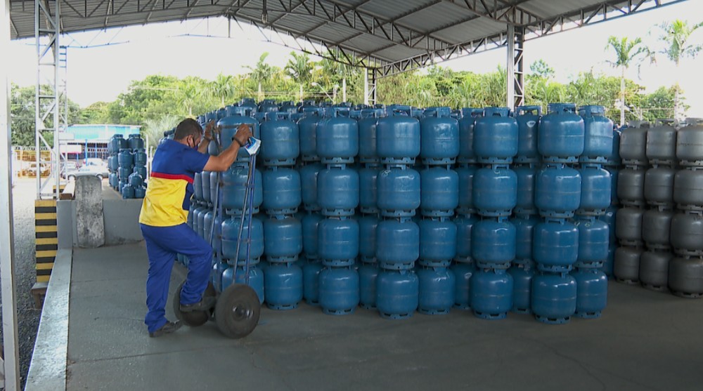 Gás de cozinha, em Franca, tem preços elevados e botijão chega a R$ 85