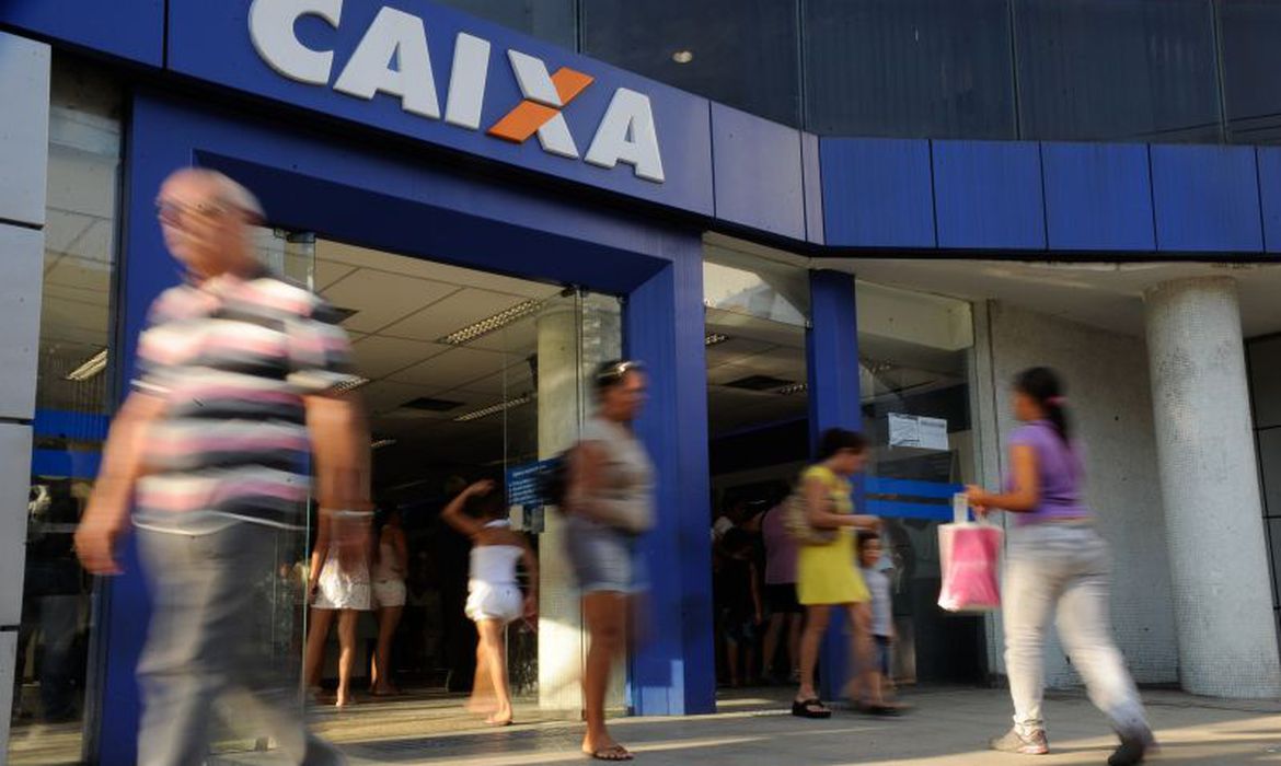 Nasceu em maio e junho? O dinheiro do abono salarial já está na sua conta pela Caixa