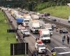 Greve: Caminhoneiros bloqueiam faixa da rodovia Castello Branco, em São Paulo - Jornal da Franca
