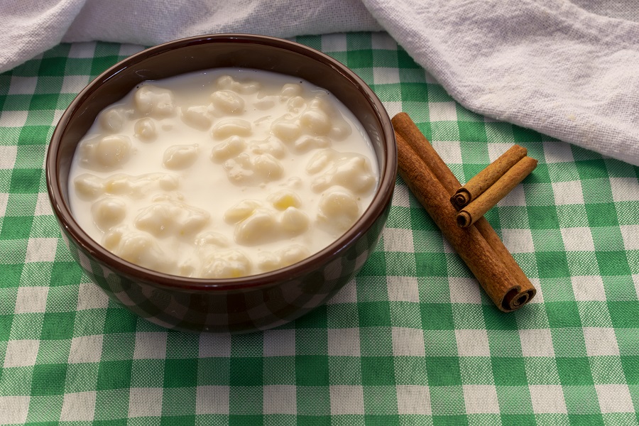 Neste domingo, que tal fazer uma deliciosa canjica cremosa? Todos vão adorar