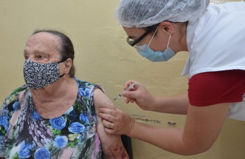 Idosos acima de 90 anos começaram a ser vacinados contra covid-19 em Franca - Jornal da Franca