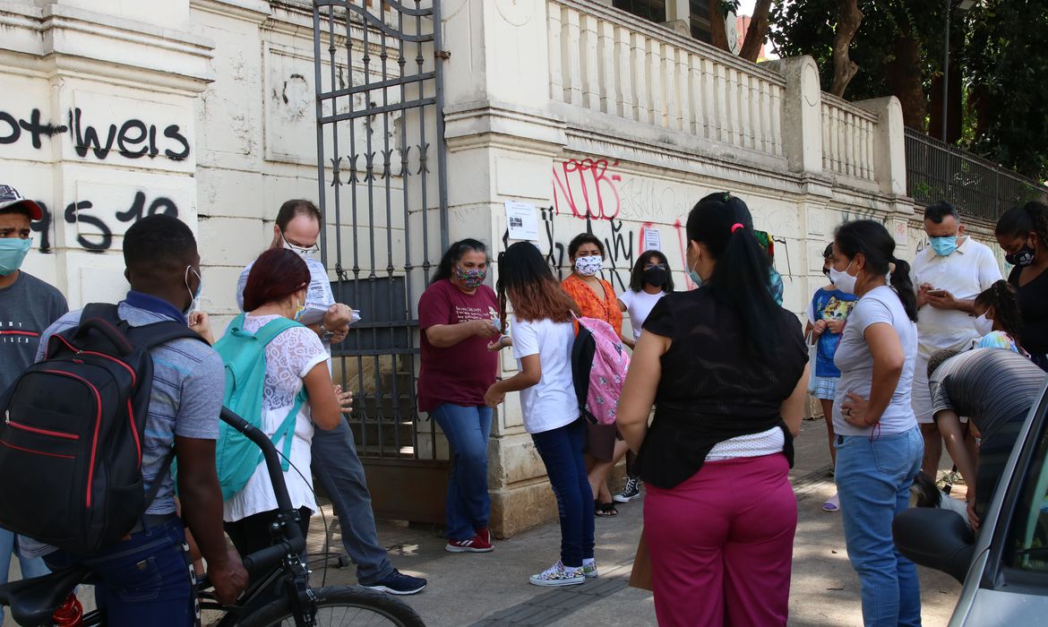 Desde o retorno das aulas no dia 8 escolas de SP já registraram 741 casos de covid