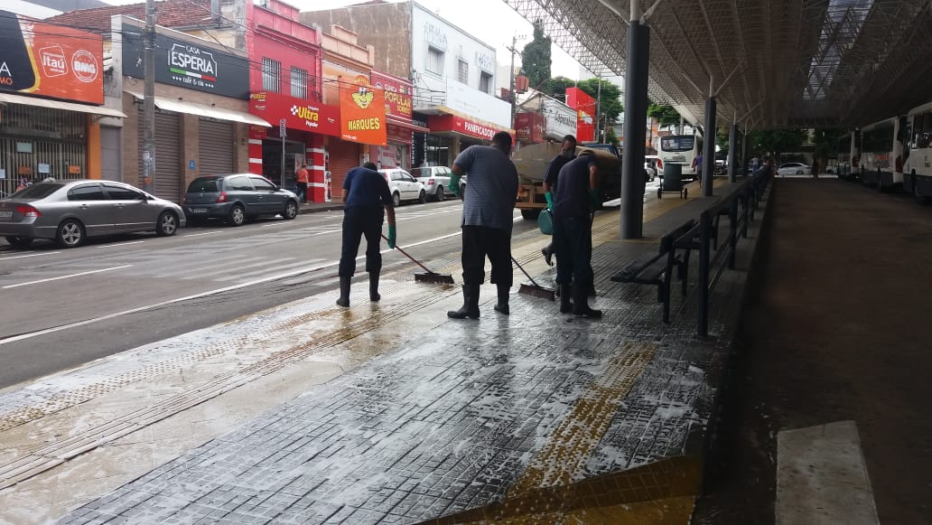 Terminal Ayrton Senna recebe sanitização para controle de contaminação de Covid