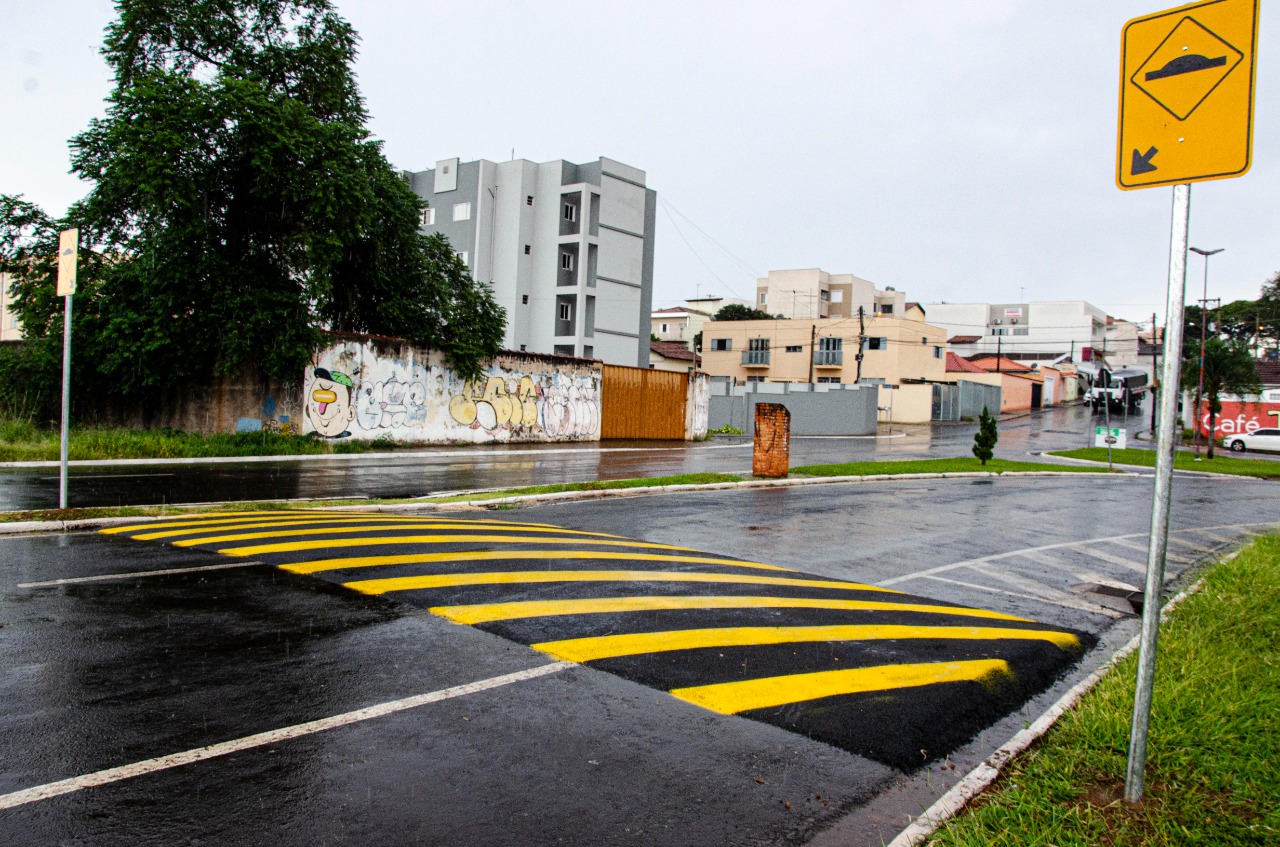 Instalação do dispositivo tem como objetivo conter excesso de velocidade e evitar acidentes