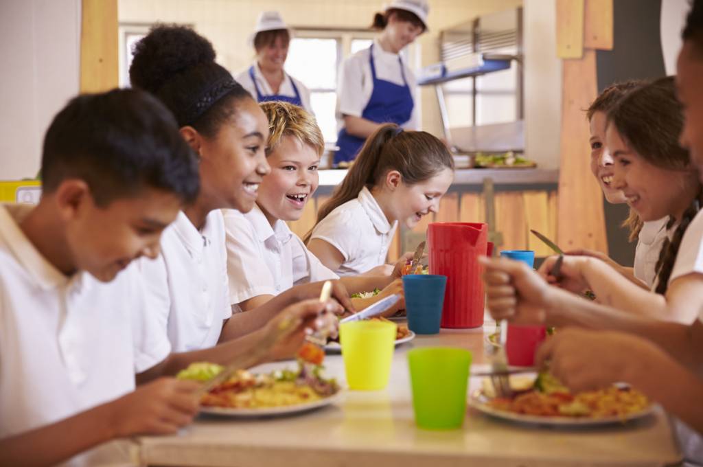 Triste: mais da metade das cidades não oferecem merenda com a suspensão das aulas
