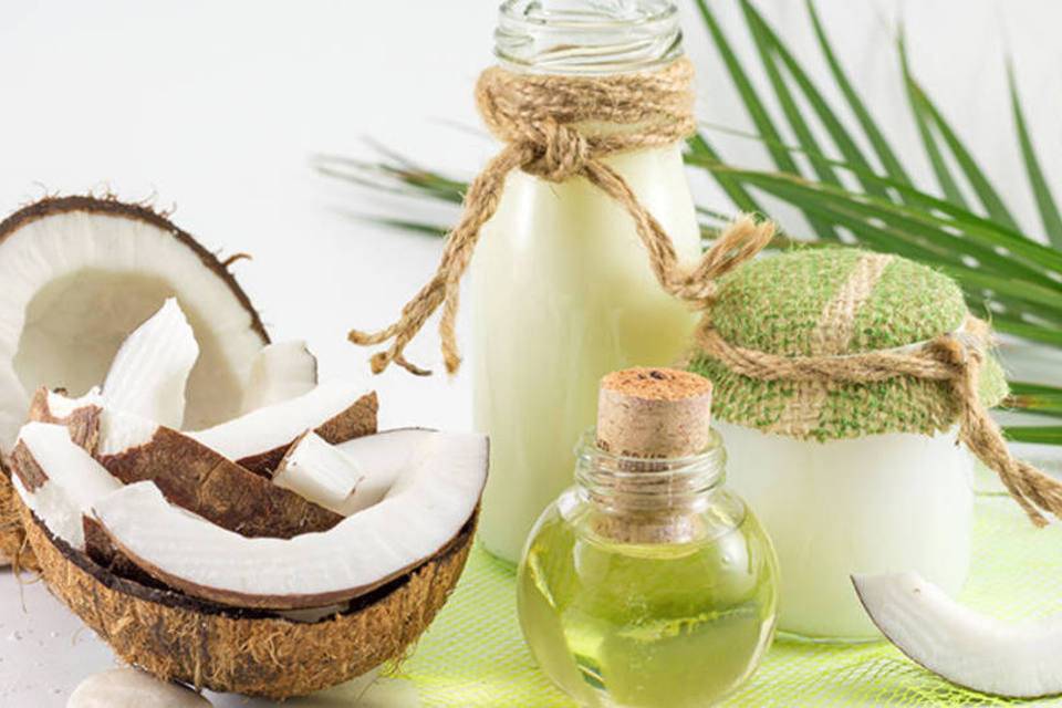 Óleo de coco traz diversos benefícios para a saúde e beleza