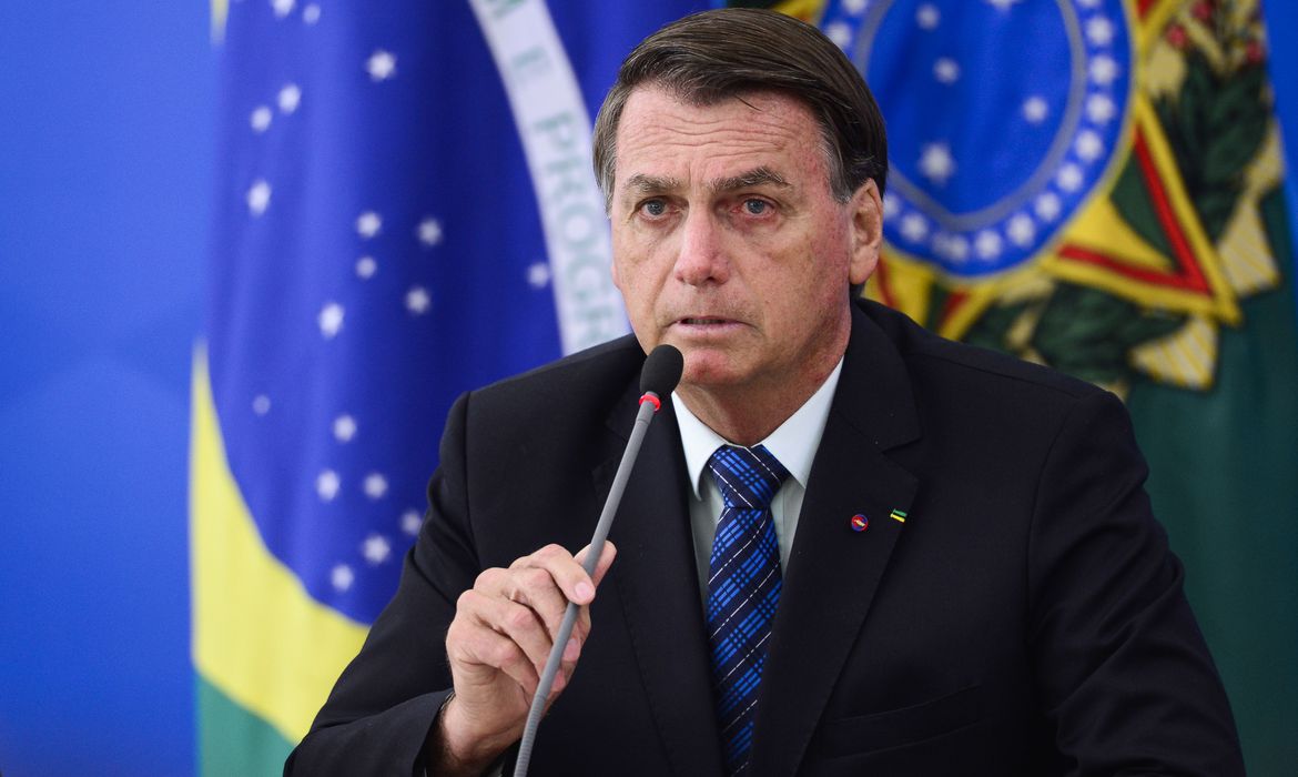 Contra o presidente Bolsonaro já são contabilizados mais de 60 pedidos de impeachment