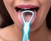 Raspadores de língua são mesmo necessários na higiene bucal? Descubra aqui - Jornal da Franca