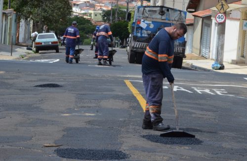 Emdef atende cinco novos bairros de Franca com serviços de tapa-buracos - Jornal da Franca