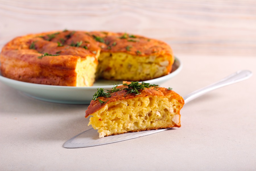 Aprenda a fazer um delicioso empadão de frango para o lanche. Todos vão adorar