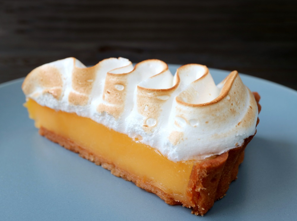 Um prazer que não se pode abandonar: tarte de limão merengada com massa folhada