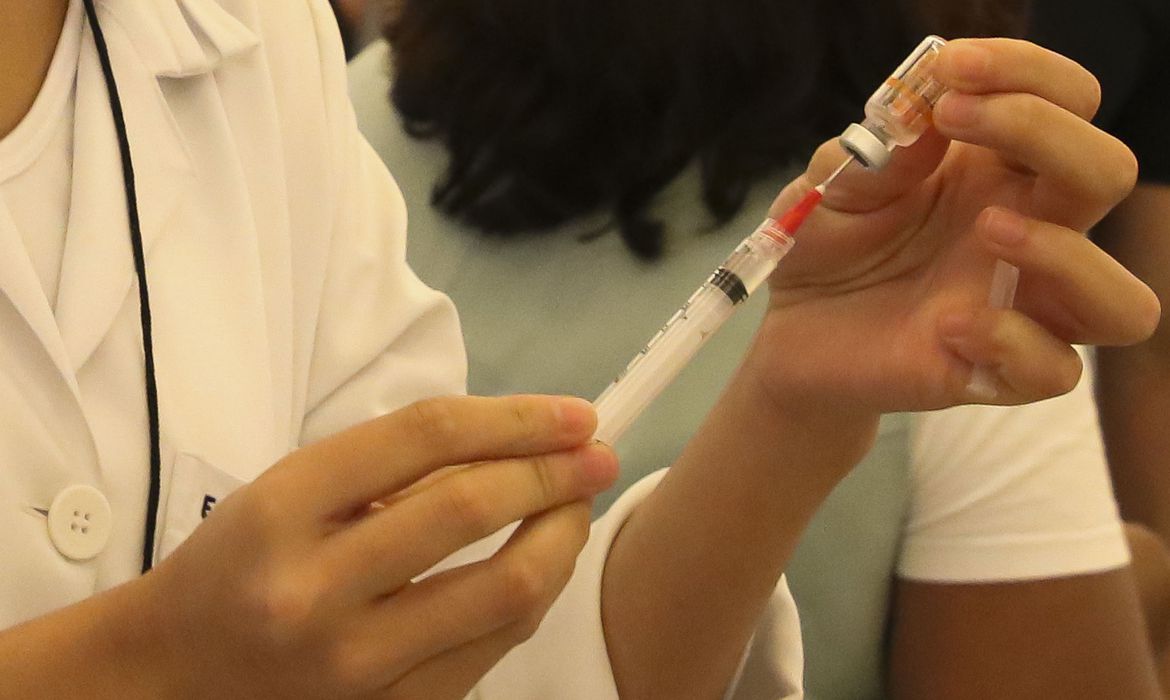 Há uma semana, a cidade de Serrana deu início ao projeto de vacinação em massa contra covid-19