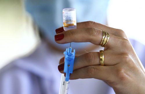 Pfizer e BioNTech começam a testar vacina contra covid-19 em grávidas - Jornal da Franca