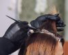 Conheça um truque simples e fácil para remover manchas de tinta de cabelo da pele - Jornal da Franca