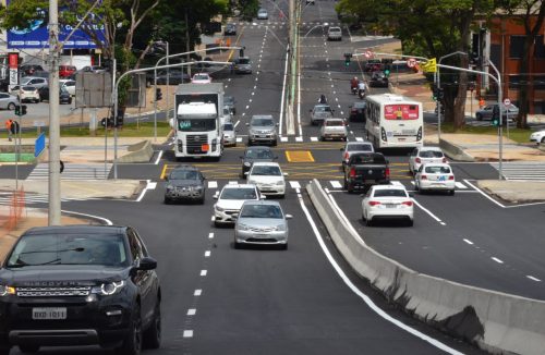 Cruzamento da avenida Champagnat tem trânsito liberado mesmo em fase de testes - Jornal da Franca