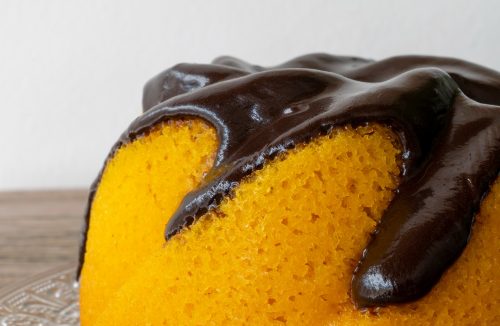 Sem culpa: bolo de cenoura com calda de chocolate low carb e sem lactose - Jornal da Franca