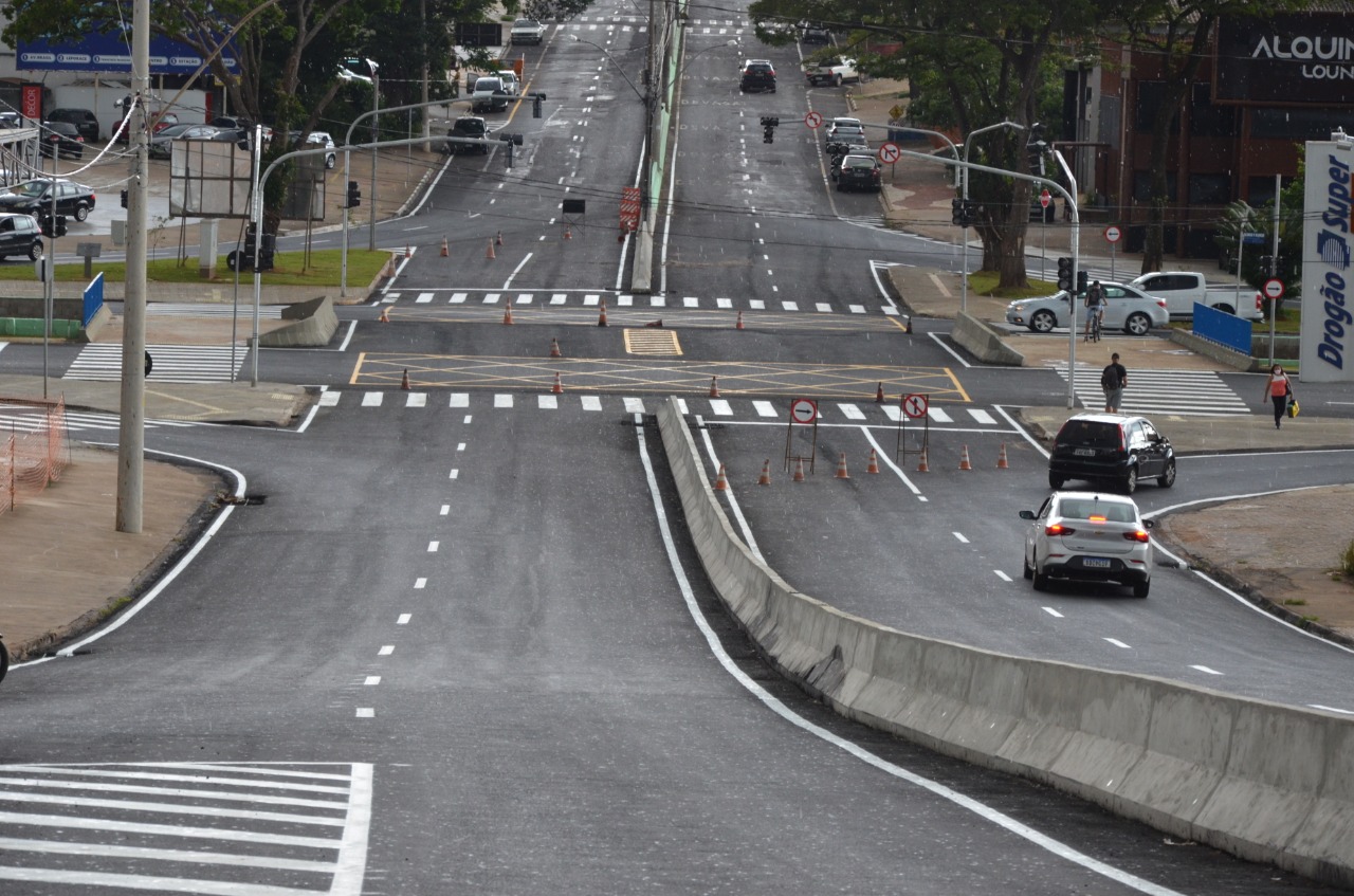 Trânsito no cruzamento da avenida Champagnat com Alonso y Alonso será liberado para testes no domingo, 07