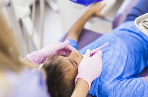 Saúde bucal: Pais acabam transmitindo bactérias da periodontite para os filhos - Jornal da Franca