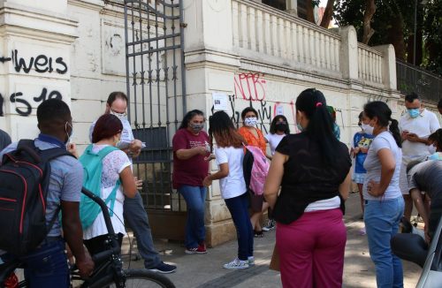 Escolas estaduais seguem abertas para alimentação e entrega de materiais - Jornal da Franca