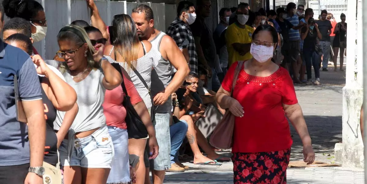 Por que as pessoas perderam o medo da Covid mesmo no pico da pandemia? Veja a razão