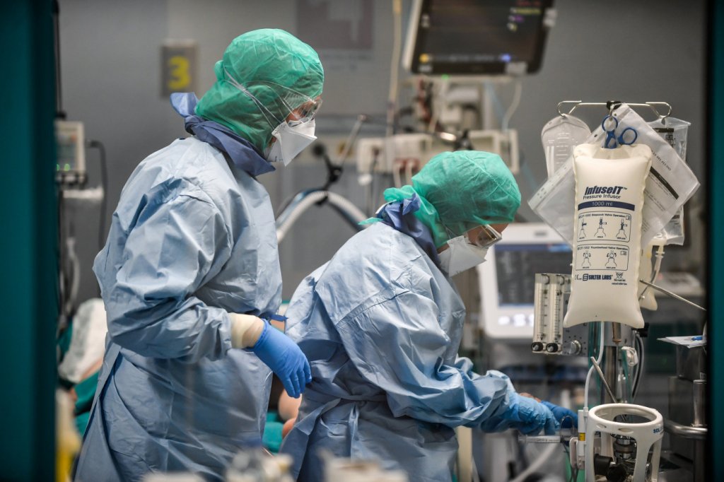 Vários estados brasileiros já se encontram com lotação de 100% nas UTIs