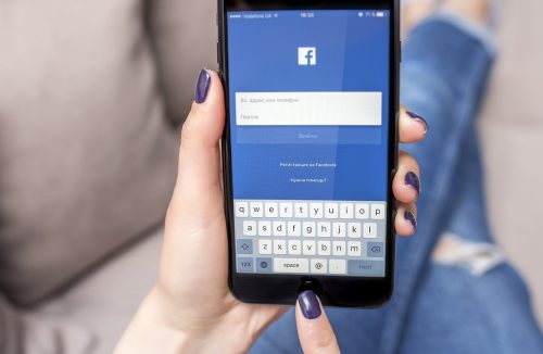 Governo brasileiro notifica o Facebook sobre vazamento de dados dos usuários - Jornal da Franca