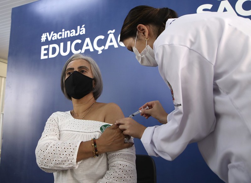 Mais de 25 mil profissionais da área educacional deverão ser imunizados em Franca