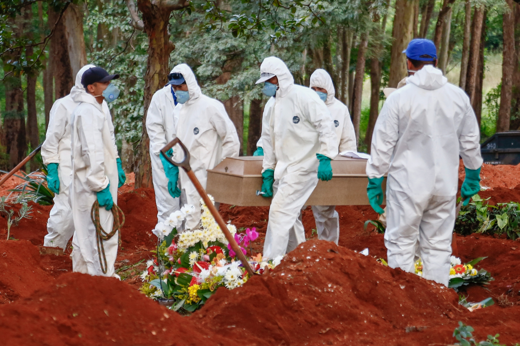 Abril já é o mês com mais mortes por Covid-19 no país desde o início da pandemia