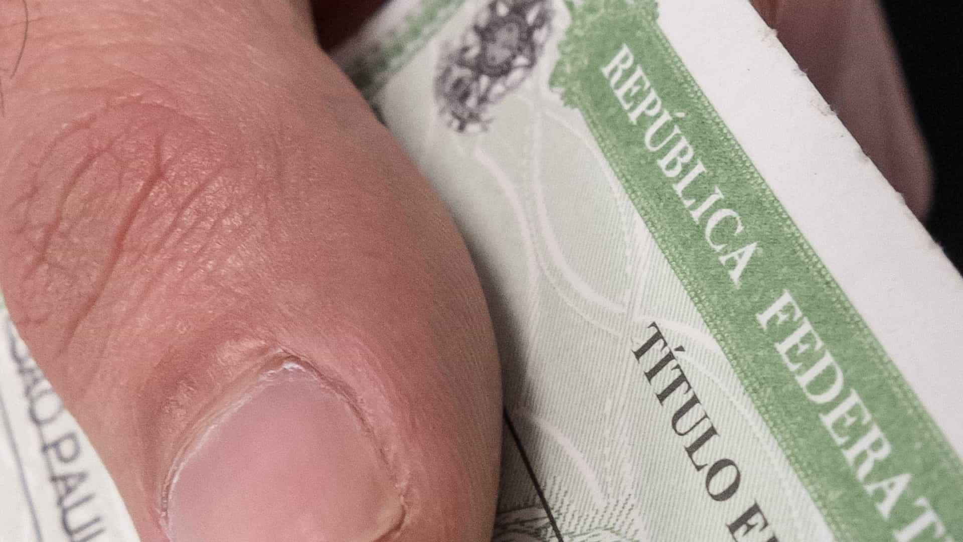 Eleitor deve manter seu título regular e evitar problemas futuros. Saiba porque!