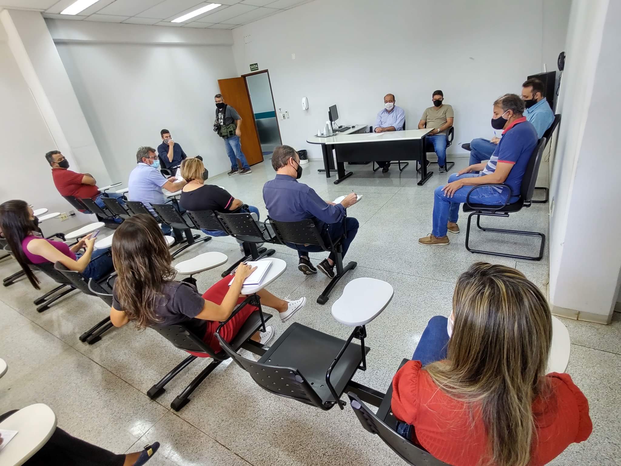 Vereadores querem verificar a listagem completa dos vacinados contra covid