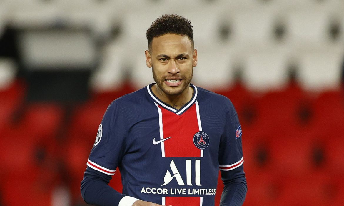 Neymar renova com o PSG até 2025: vai ganhar “modestos” R$ 191 milhões por temporada