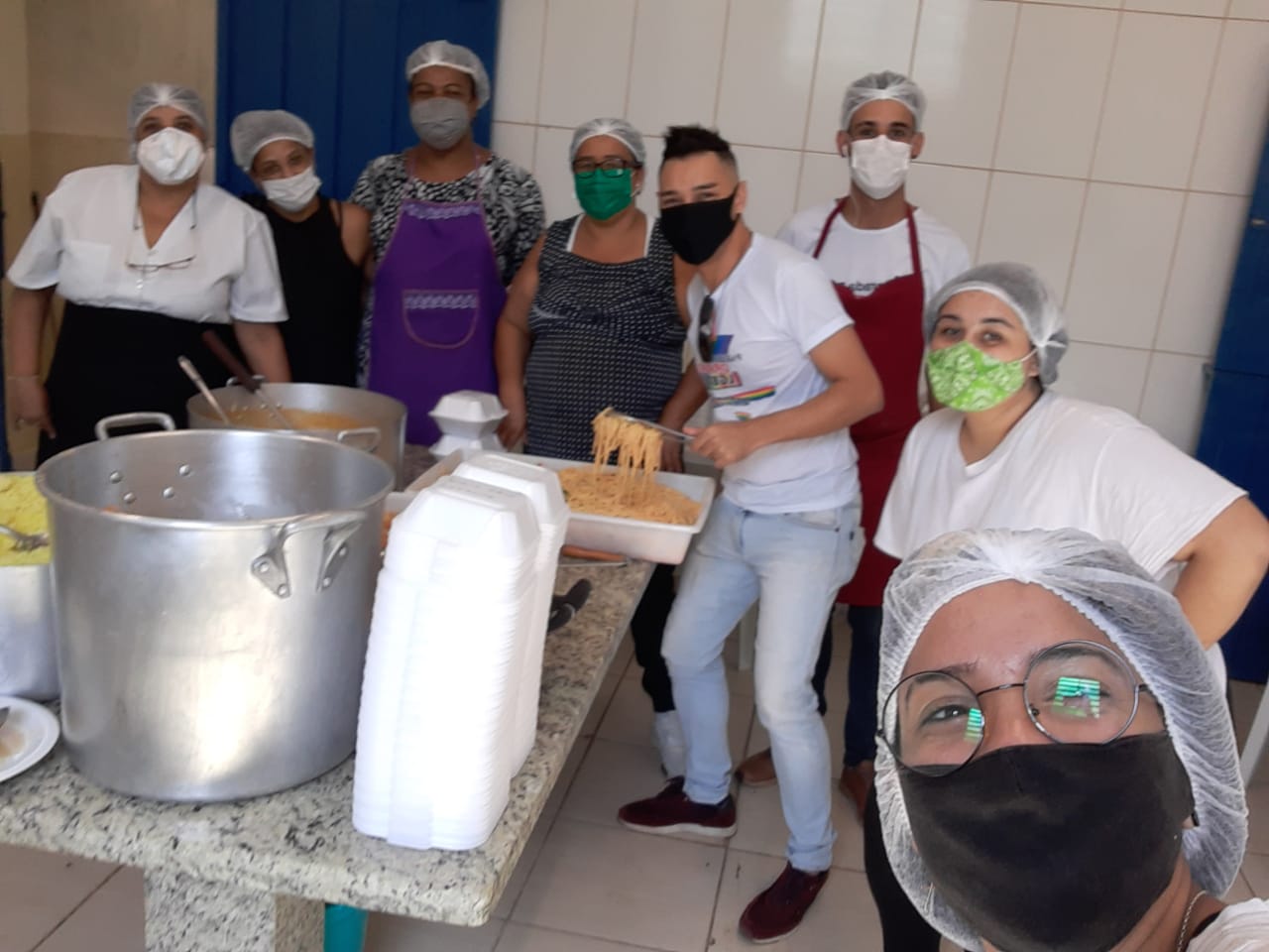 Grupo Coletivo Arco Íris de Franca realizou almoço beneficente pelo Dia das Mães