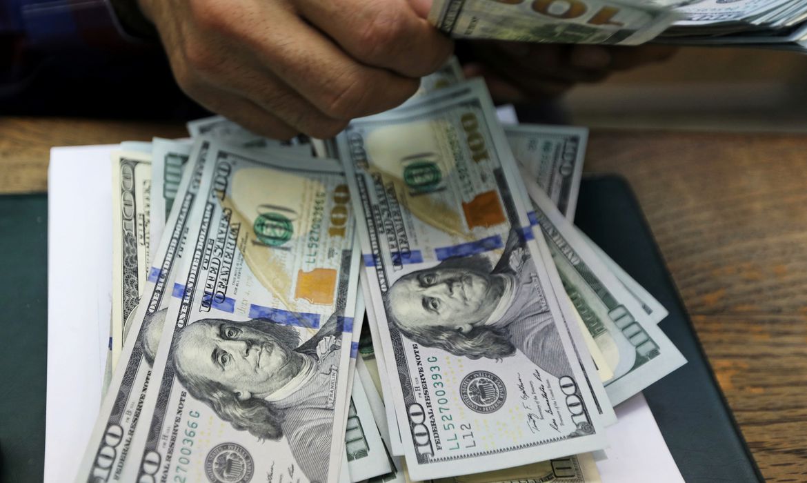 Trabalha com exportacões? Fique atento, pois a cotação do dólar caiu mais uma vez
