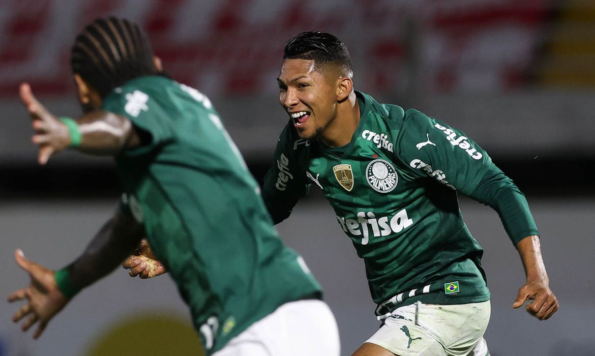 São Paulo e Palmeiras vencem e garantem vaga nas semifinais do Campeonato Paulista