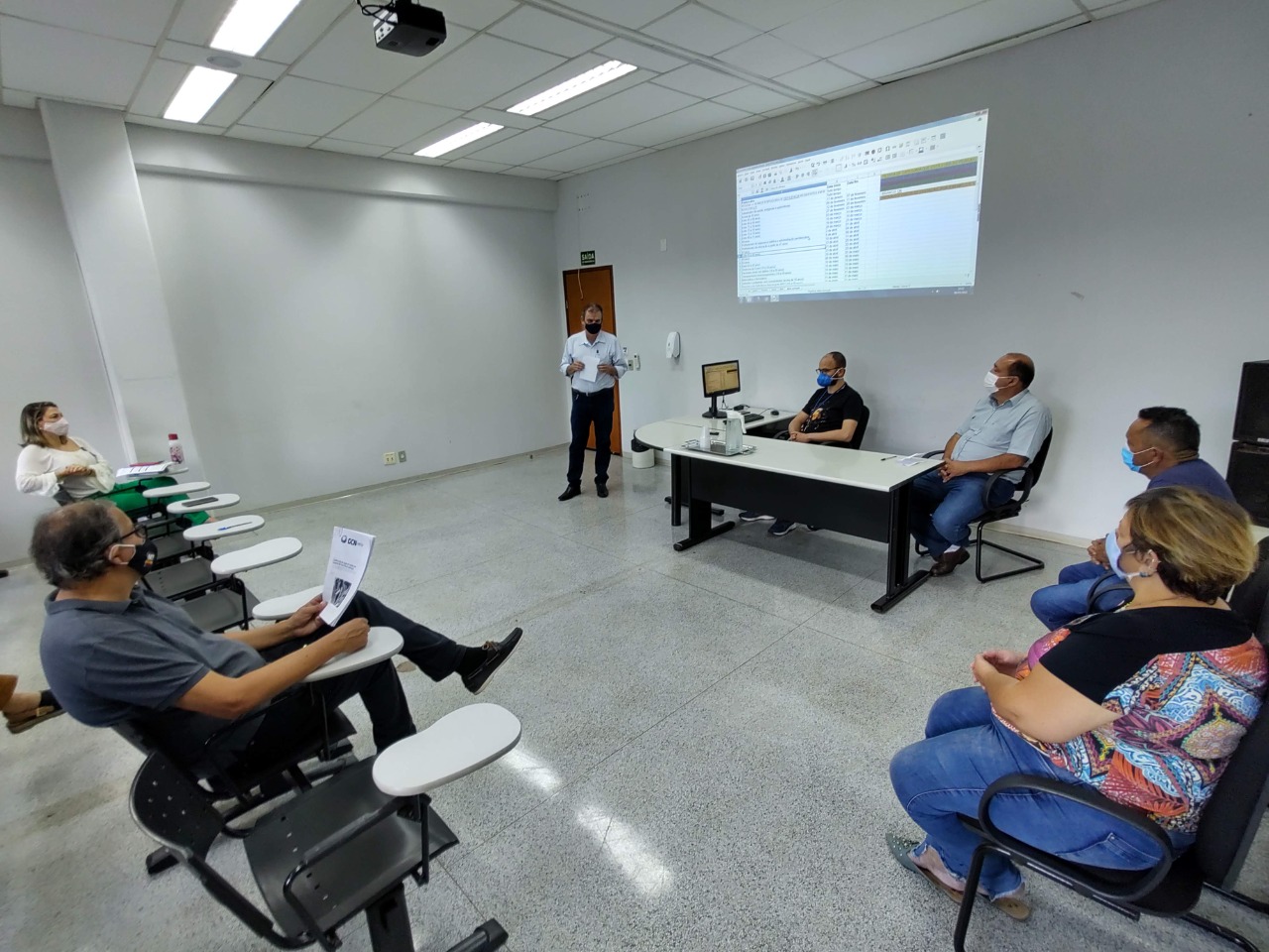 Frente contra covid da Câmara inicia auditoria da lista de vacinados em Franca