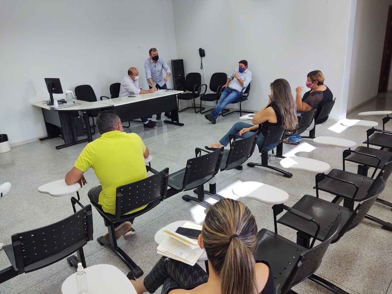 Frente da Câmara aciona MP por mais leitos e convoca secretário de Saúde para depor