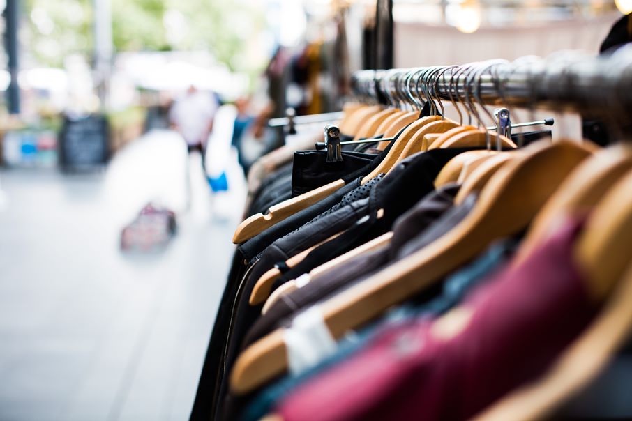 Preço das roupas pode subir nos próximos meses; entenda o motivo