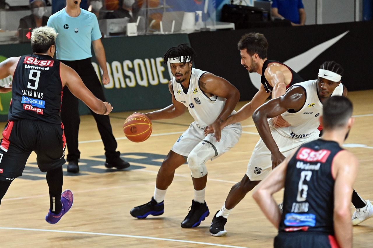 Do jeito que a torcida gosta, Franca Basquete vence Minas com uma atuação de gala