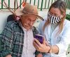 Falar por chamada de vídeo pode ajudar pessoas mais velhas a evitar demência - Jornal da Franca