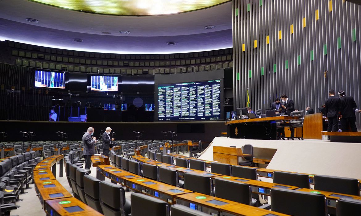 Câmara bate o martelo e aprova valor do salário mínimo em R$ 1.100: Senado avaliará